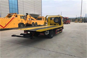 利辛非事故拖车