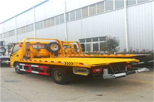 利辛附近拖车救援搭电